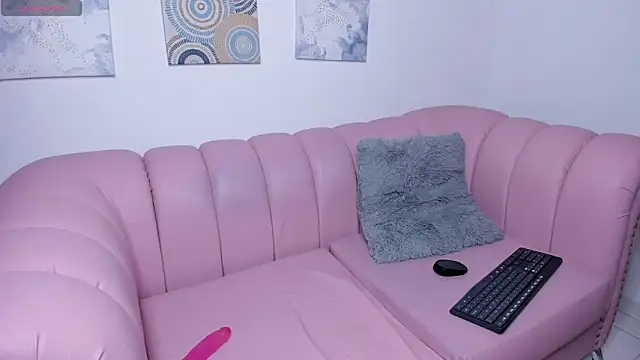 Aaliyah Salma online show from December 2024 10:52:02 PM