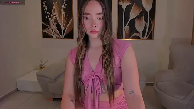 Snapshot of AlinaKravitz chatting on February 2025 11:32:02 AM AlinaKravitz online show from February 2025 11:32:02 AM