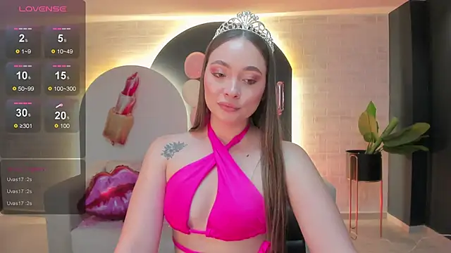 Snapshot of AlinaKravitz chatting on February 2025 06:23:02 PM AlinaKravitz online show from February 2025 06:23:02 PM