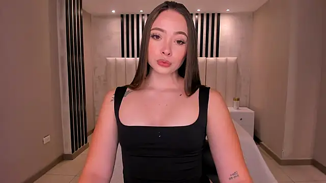 Snapshot of AlinaKravitz chatting on September 2025 10:39:01 AM AlinaKravitz online show from September 2025 10:39:01 AM