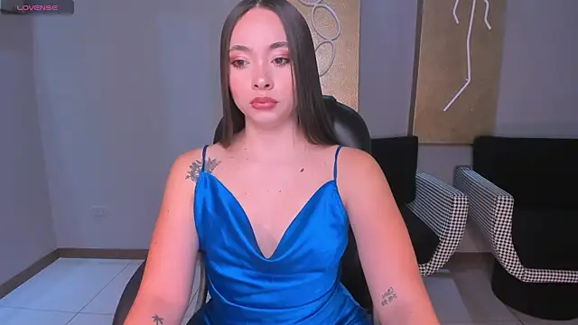 Snapshot of AlinaKravitz chatting on October 2025 10:57:02 AM AlinaKravitz online show from October 2025 10:57:02 AM