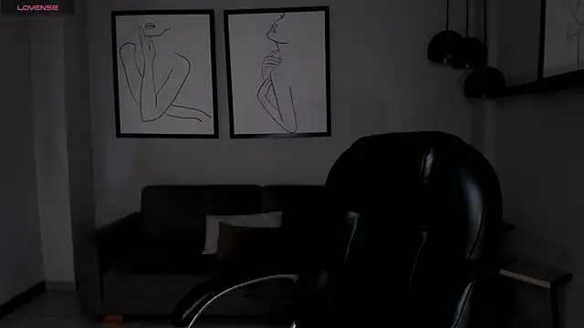 Snapshot of AlinaKravitz chatting on November 2025 11:56:02 AM AlinaKravitz online show from November 2025 11:56:02 AM