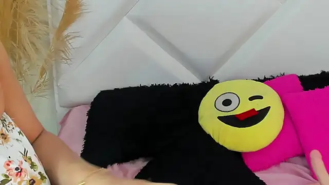 ScarlethNatasha online show from February 2025 10:11:02 PM