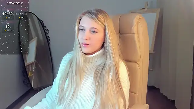 Snapshot of Evacadooo chatting on January 2025 02:38:02 AM Evacadooo online show from January 2025 02:38:02 AM