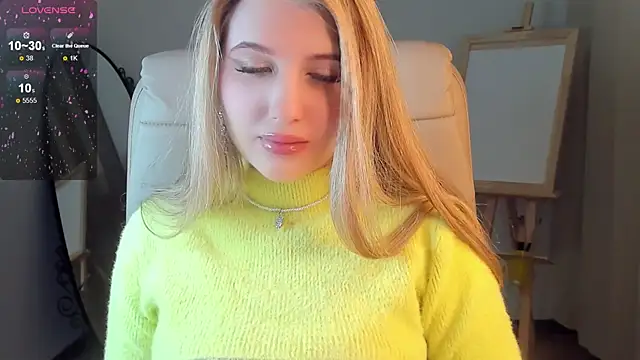 Snapshot of Evacadooo chatting on January 2025 02:41:01 AM Evacadooo online show from January 2025 02:41:01 AM