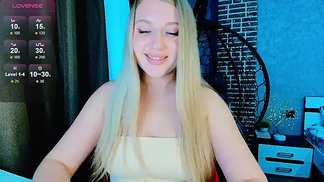 Snapshot of Evacadooo chatting on September 2025 05:57:02 AM Evacadooo online show from September 2025 05:57:02 AM