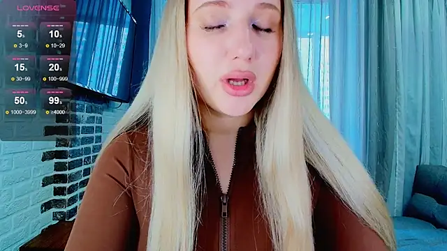 Snapshot of Evacadooo chatting on October 2025 05:41:01 AM Evacadooo online show from October 2025 05:41:01 AM