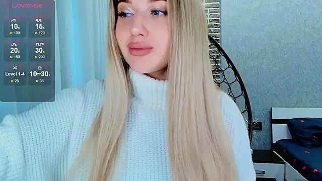 Snapshot of Evacadooo chatting on October 2025 03:56:02 AM Evacadooo online show from October 2025 03:56:02 AM