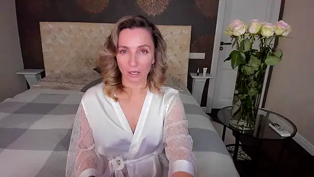 Snapshot of AllisonWilliams chatting on October 2025 05:47:01 PM AllisonWilliams online show from October 2025 05:47:01 PM