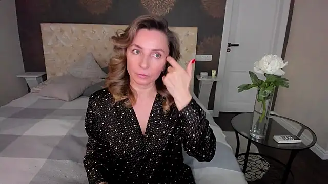 Snapshot of AllisonWilliams chatting on November 2025 04:06:02 PM AllisonWilliams online show from November 2025 04:06:02 PM