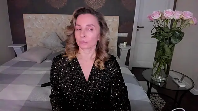 Snapshot of AllisonWilliams chatting on December 2025 05:41:02 PM AllisonWilliams online show from December 2025 05:41:02 PM