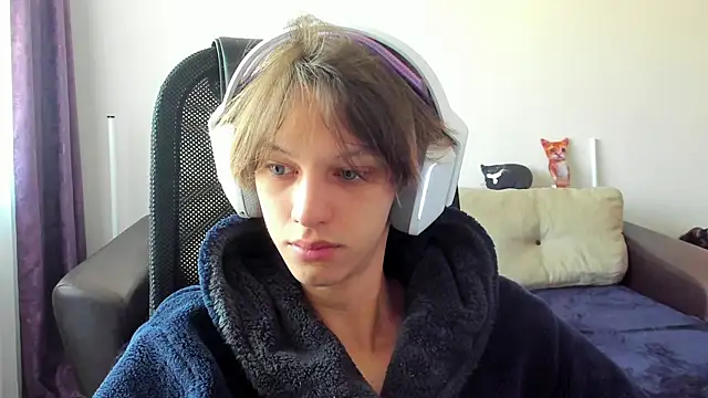 Ostin meow online show from October 2025 06:19:02 AM