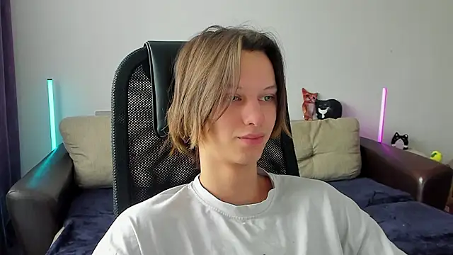 Ostin meow online show from March 2026 06:19:01 AM