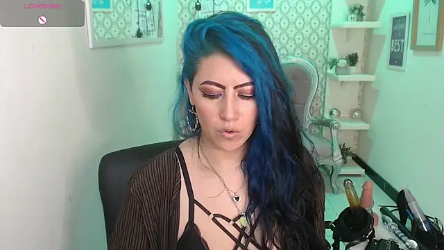 Snapshot of scarleth_blue chatting on February 2025 06:45:02 AM scarleth blue online show from February 2025 06:45:02 AM