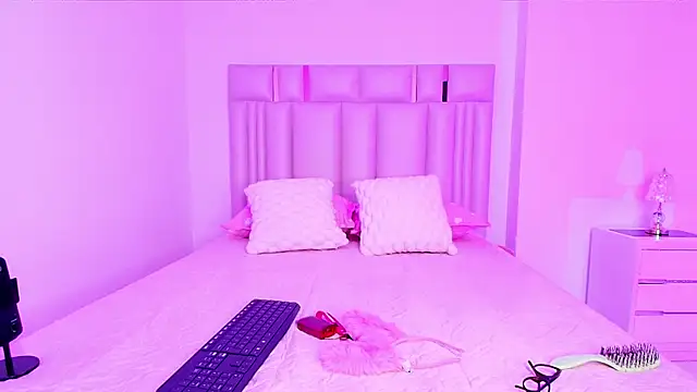 Snapshot of canela_oss chatting on October 2025 12:07:02 PM canela oss online show from October 2025 12:07:02 PM