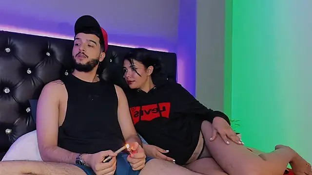 Snapshot of sharon_and_myke chatting on December 2024 07:31:01 AM sharon and myke online show from December 2024 07:31:01 AM