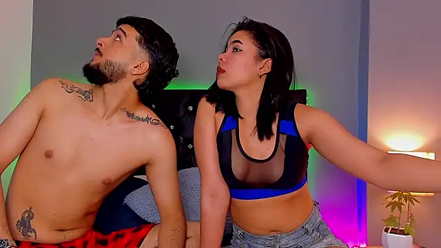 Snapshot of sharon_and_myke chatting on January 2025 02:45:02 AM sharon and myke online show from January 2025 02:45:02 AM