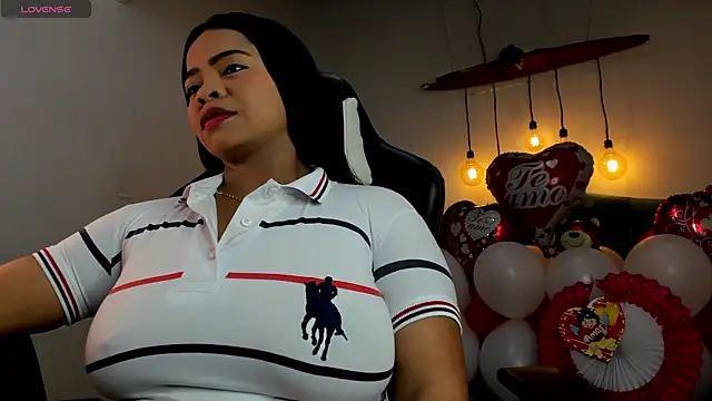 Any topless online show from February 2025 12:36:01 PM