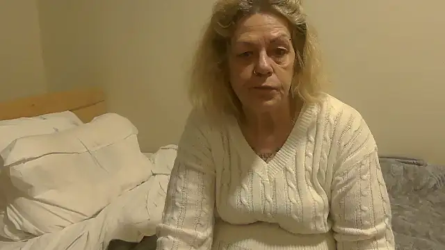 housewife shantie online show from October 2025 08:46:02 AM