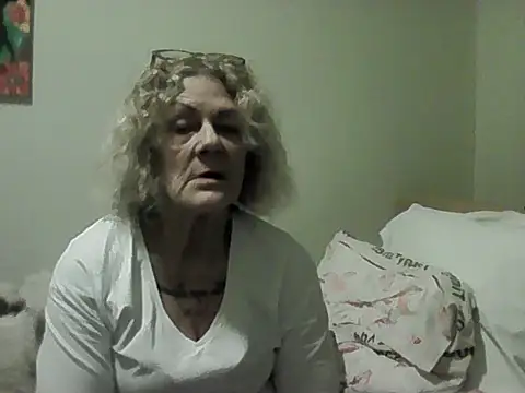 housewife shantie online show from March 2026 07:28:02 PM