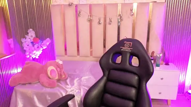 Andy tay1 online show from December 2025 03:44:01 AM