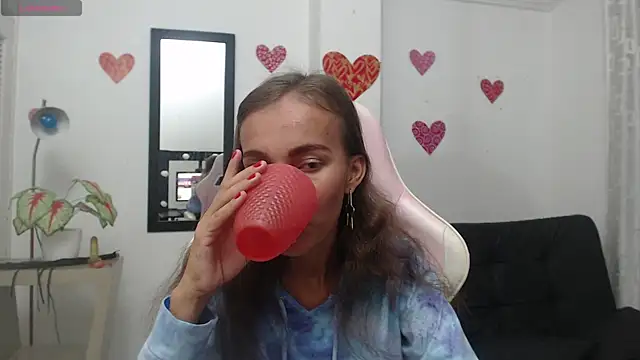 Snapshot of lulu_25_ chatting on December 2024 11:42:01 PM lulu 25 online show from December 2024 11:42:01 PM