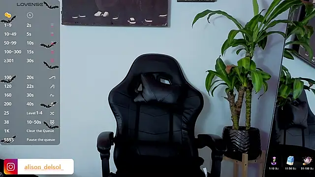 Alisson Wynter online show from November 2025 04:11:02 AM