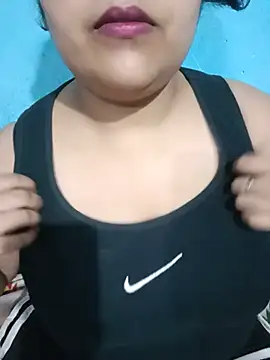 Love-Veronica online show from July 2026 01:43:02 PM