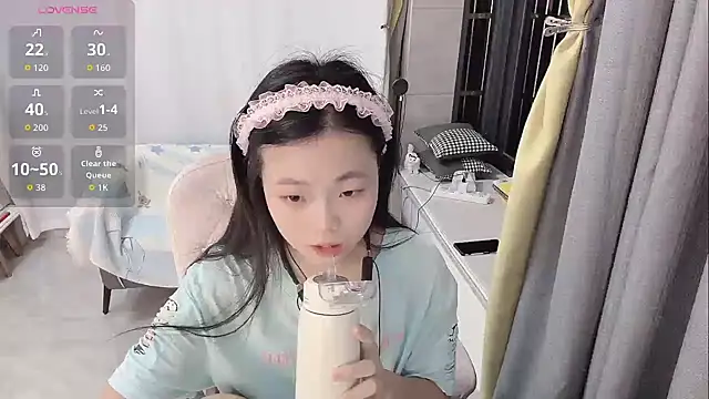 Lena-yyds online show from November 2025 07:01:02 PM