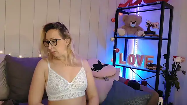 Lyscoquine online show from March 2026 12:08:01 PM