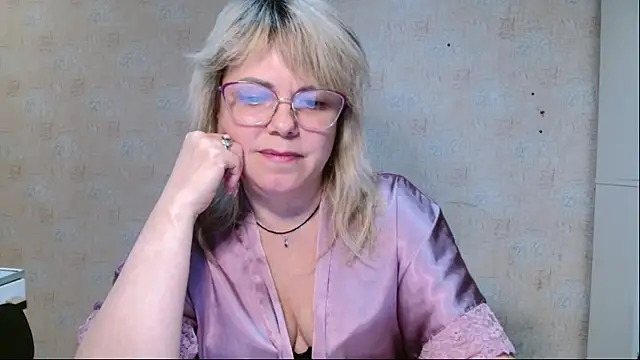 sweetsunset11 online show from April 2026 03:53:01 PM