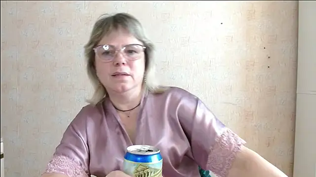 Snapshot of sweetsunset11 chatting on June 2026 03:21:02 PM sweetsunset11 online show from June 2026 03:21:02 PM