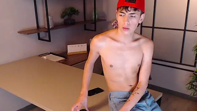 Snapshot of MattiDeLuca chatting on December 2024 02:46:02 PM MattiDeLuca online show from December 2024 02:46:02 PM