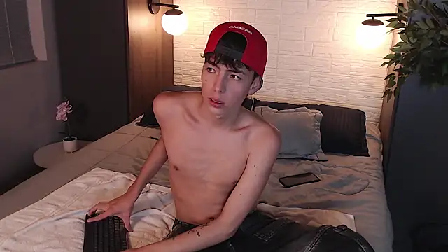 Snapshot of MattiDeLuca chatting on December 2024 11:41:02 AM MattiDeLuca online show from December 2024 11:41:02 AM