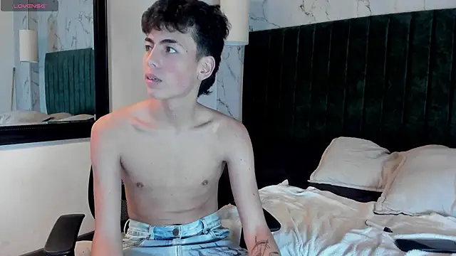 Snapshot of MattiDeLuca chatting on January 2025 05:53:01 PM MattiDeLuca online show from January 2025 05:53:01 PM