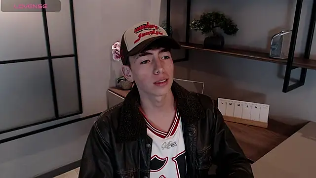 Snapshot of MattiDeLuca chatting on January 2025 02:25:01 PM MattiDeLuca online show from January 2025 02:25:01 PM