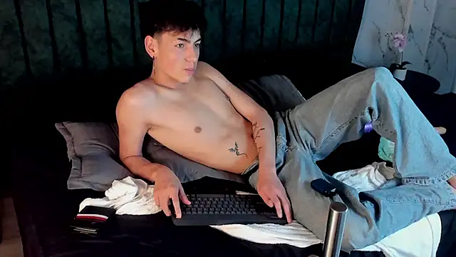 Snapshot of MattiDeLuca chatting on February 2025 09:27:02 PM MattiDeLuca online show from February 2025 09:27:02 PM