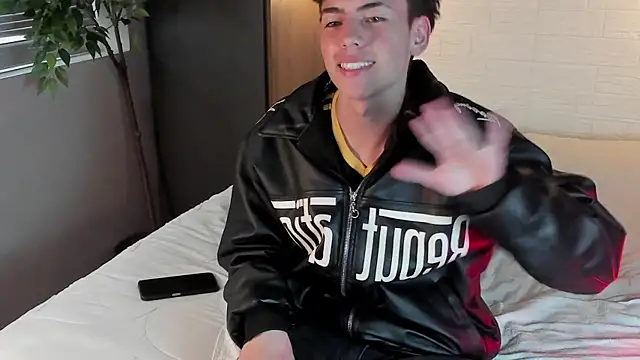 Snapshot of MattiDeLuca chatting on March 2025 11:39:02 AM MattiDeLuca online show from March 2025 11:39:02 AM