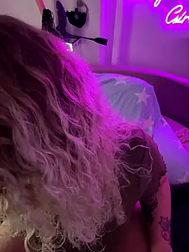 CurvyAnonymousGirl89 online show from September 2025 03:56:02 PM