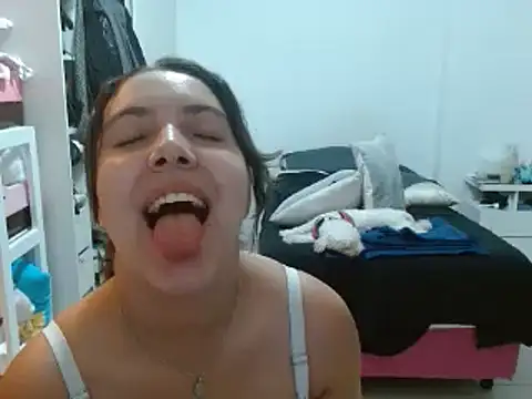 Snapshot of xBubblyBarbiexx chatting on January 2025 02:11:01 AM xBubblyBarbiexx online show from January 2025 02:11:01 AM