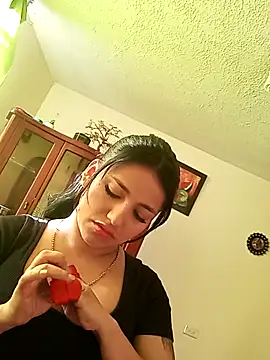 Naomy veracruz  online show from November 2025 12:16:02 PM