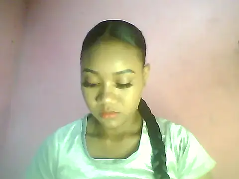 Snapshot of Fariana01 chatting on December 2024 10:59:01 PM Fariana01 online show from December 2024 10:59:01 PM