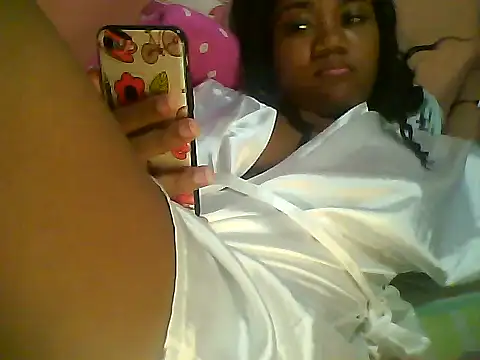 Snapshot of Fariana01 chatting on January 2025 01:57:02 AM Fariana01 online show from January 2025 01:57:02 AM