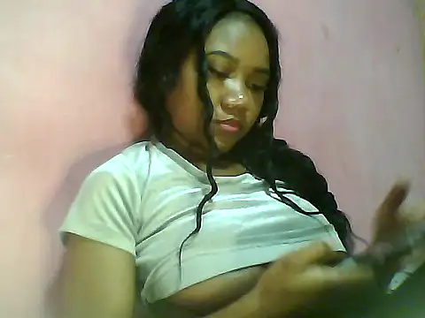 Snapshot of Fariana01 chatting on January 2025 02:15:01 AM Fariana01 online show from January 2025 02:15:01 AM