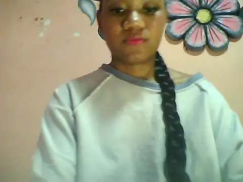 Snapshot of Fariana01 chatting on February 2025 02:41:01 AM Fariana01 online show from February 2025 02:41:01 AM