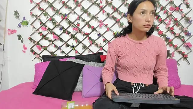 Snapshot of abby_eemily chatting on March 2025 07:10:01 PM abby eemily online show from March 2025 07:10:01 PM