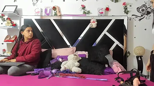 Snapshot of abby_eemily chatting on September 2025 12:05:01 PM abby eemily online show from September 2025 12:05:01 PM