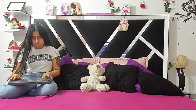 Snapshot of abby_eemily chatting on September 2025 12:05:01 PM abby eemily online show from September 2025 12:05:01 PM