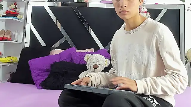 Snapshot of abby_eemily chatting on October 2025 12:03:01 PM abby eemily online show from October 2025 12:03:01 PM