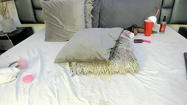 Snapshot of AshleyHill2 chatting on March 2025 09:22:01 AM AshleyHill2 online show from March 2025 09:22:01 AM